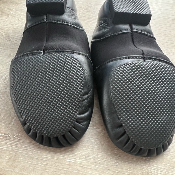 Little Girls Jazz Shoes - Picture 4 of 5